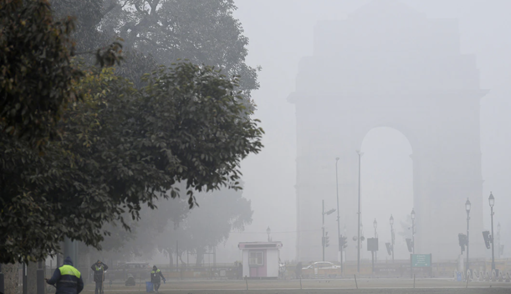 FOG IN DELHI WITH 15.8&deg; CELSIUS TEMPERATURE